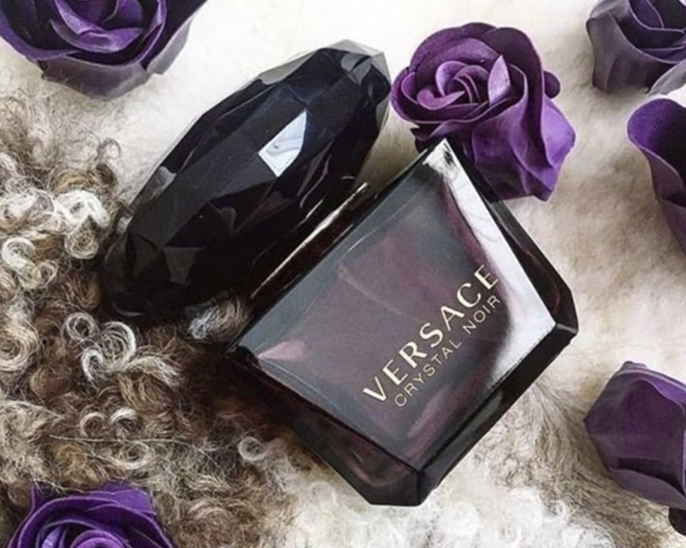 Versace Crystal Noir Eau de Toilette: Embrace Sensual Sophistication - YesMegastore